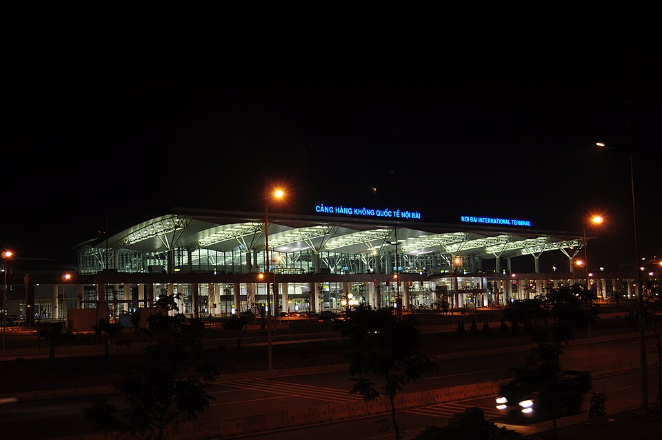 Đón khách sân bay Nội Bài
