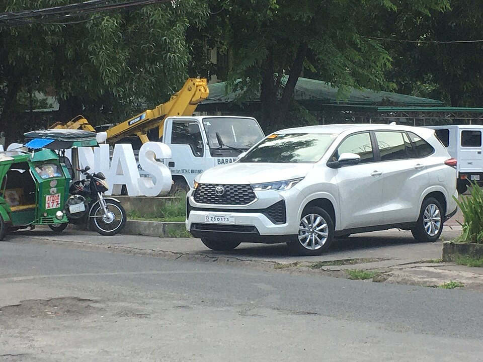 Thuê xe 7 chỗ Innova Xpander